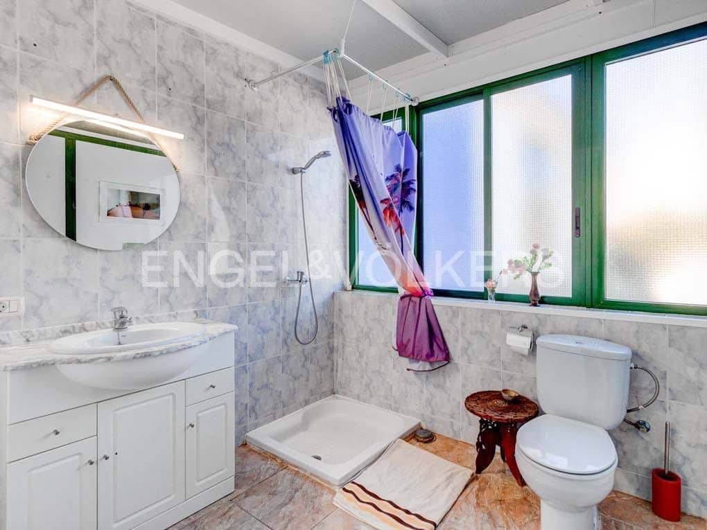 10 bedroom Villa for sale in Granadilla de Abona with garage - € 660,000 (Ref: 7430028)