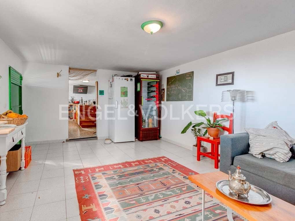 10 bedroom Villa for sale in Granadilla de Abona with garage - € 660,000 (Ref: 7430028)