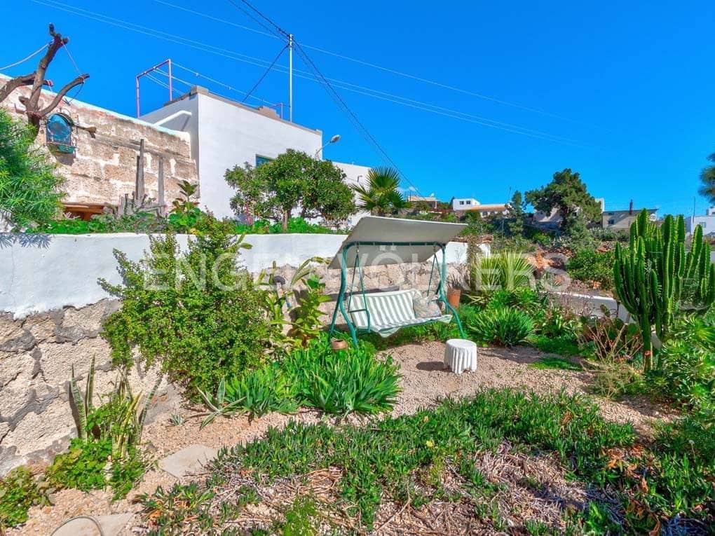 10 bedroom Villa for sale in Granadilla de Abona with garage - € 660,000 (Ref: 7430028)