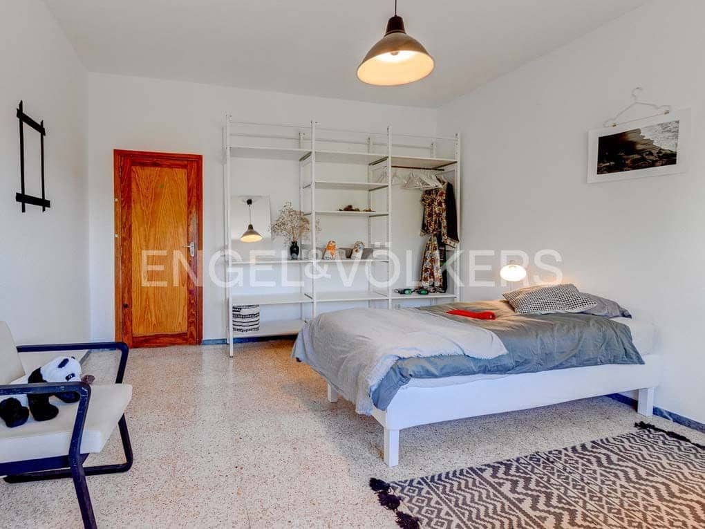 10 bedroom Villa for sale in Granadilla de Abona with garage - € 660,000 (Ref: 7430028)