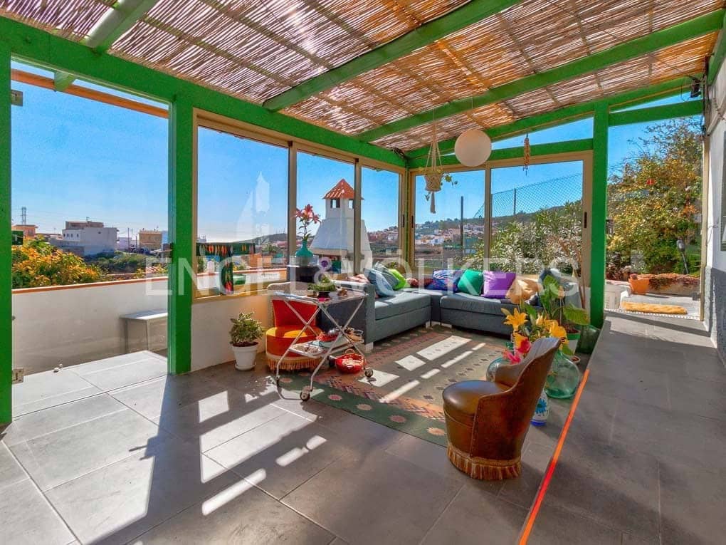 10 bedroom Villa for sale in Granadilla de Abona with garage - € 660,000 (Ref: 7430028)