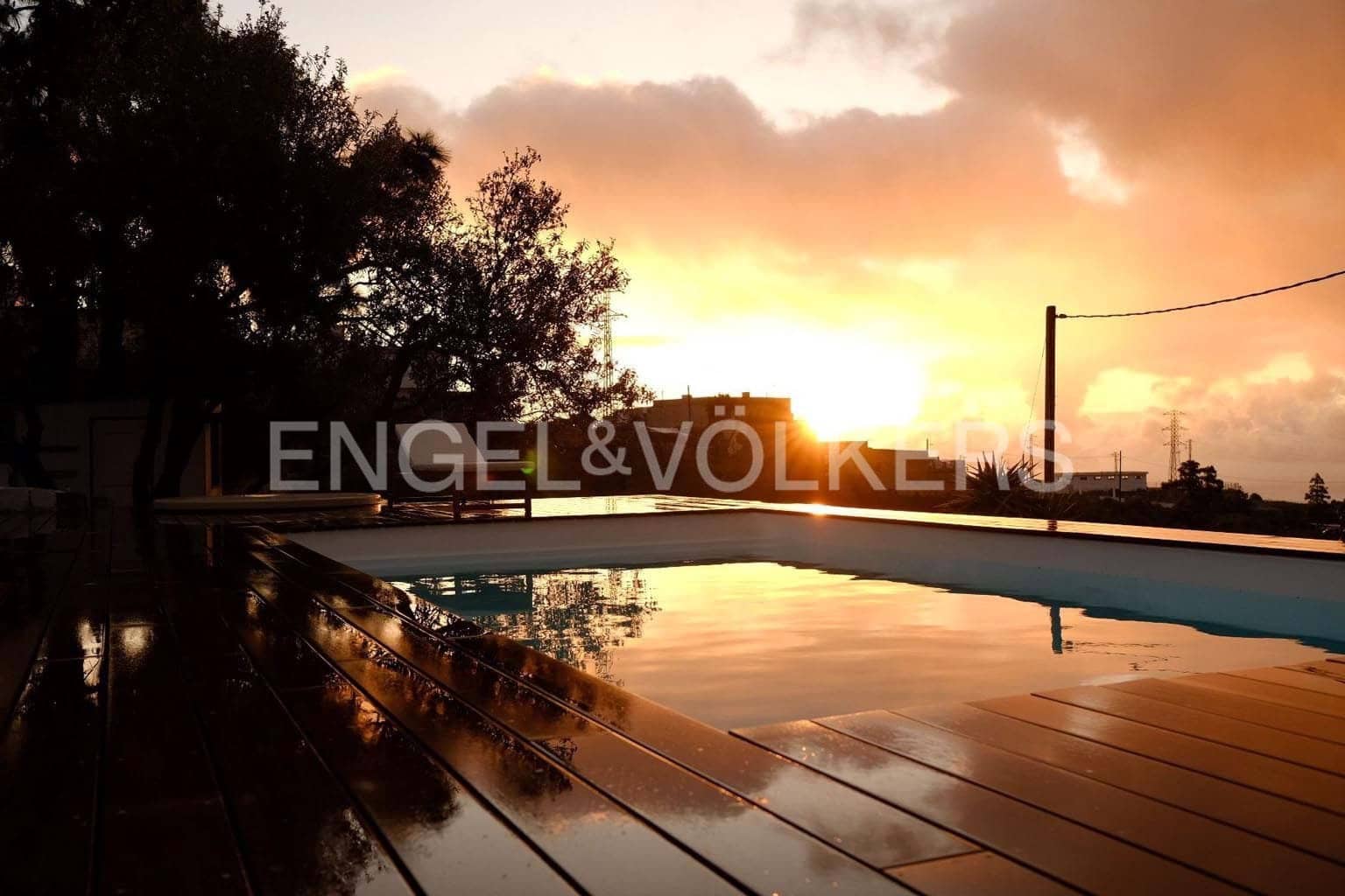 10 slaapkamer Villa te koop in Granadilla de Abona met garage - € 660.000 (Ref: 7430028)