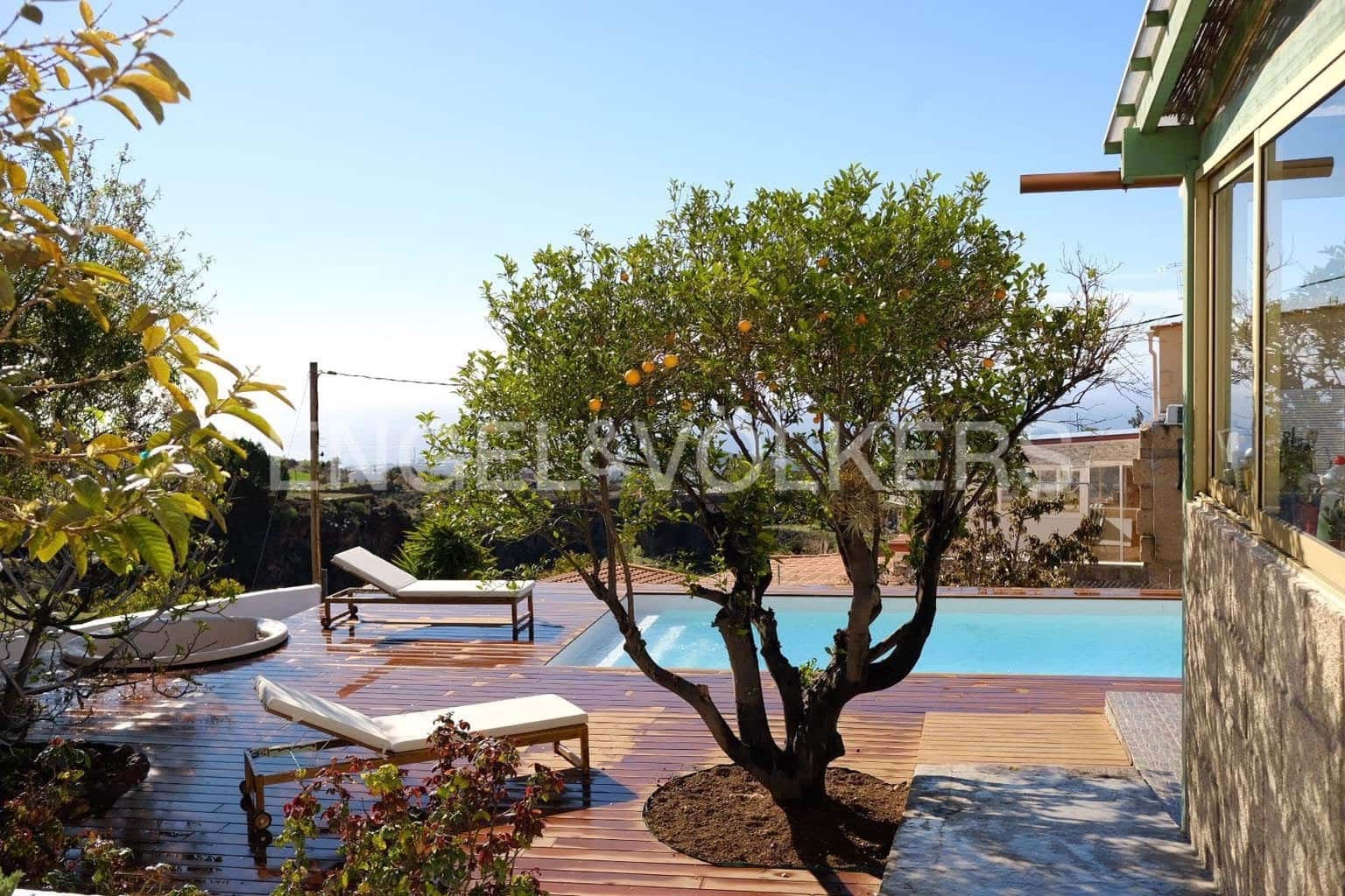 10 slaapkamer Villa te koop in Granadilla de Abona met garage - € 660.000 (Ref: 7430028)