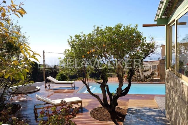 10 bedroom Villa for sale in Granadilla de Abona with garage - € 660,000 (Ref: 7430028)