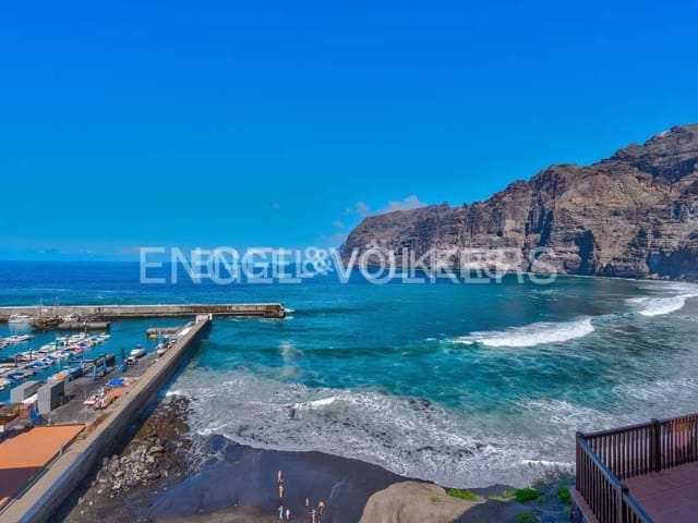 6 bedroom Villa for sale in Los Gigantes, Santiago del Teide with pool - € 3,900,000 (Ref: 7588652)