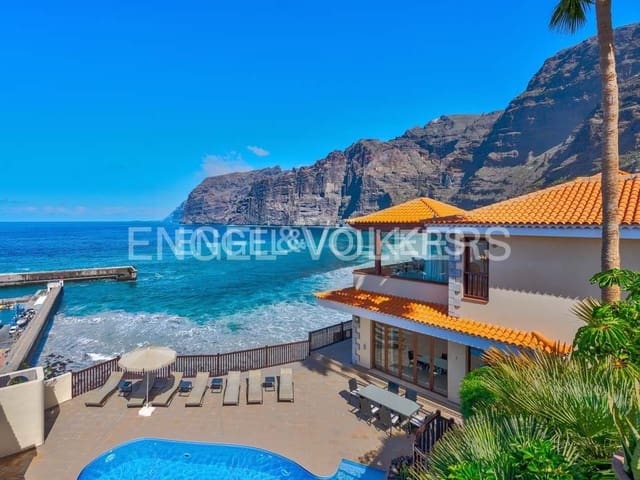 6 bedroom Villa for sale in Los Gigantes, Santiago del Teide with pool - € 3,900,000 (Ref: 7588652)