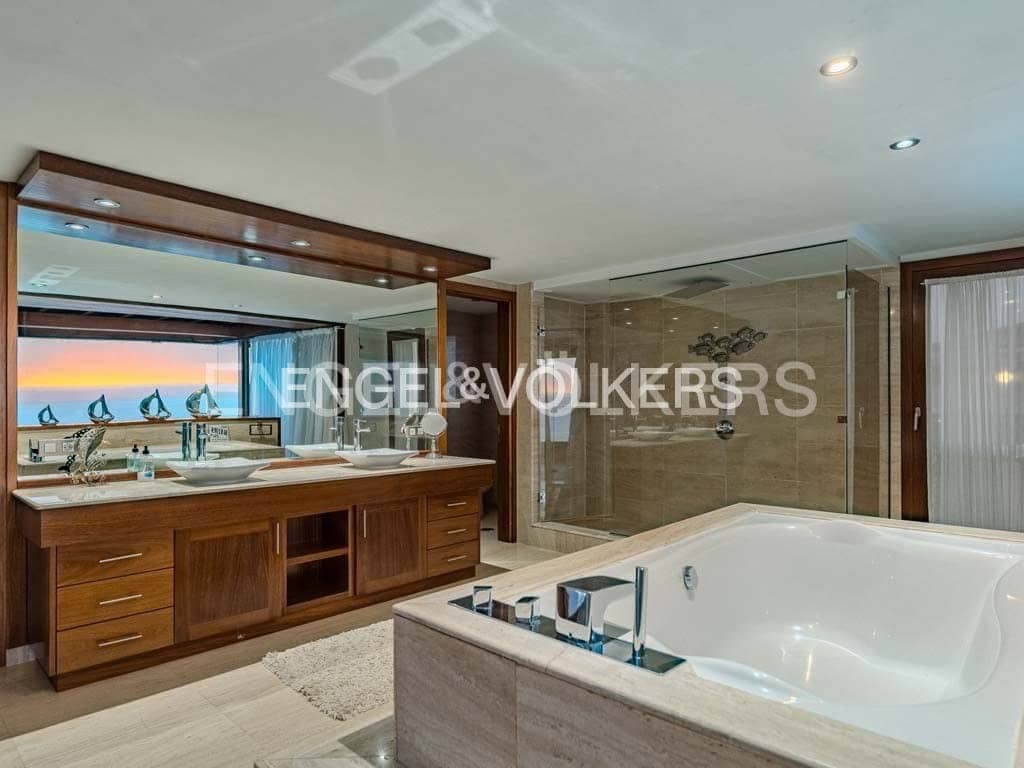 6 soveværelse Villa til salg i Los Gigantes med swimmingpool - € 3.900.000 (Ref: 7588652)