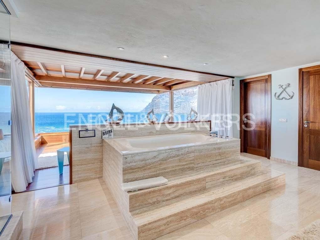 6 soveværelse Villa til salg i Los Gigantes med swimmingpool - € 3.900.000 (Ref: 7588652)