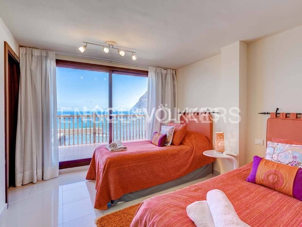 6 soveværelse Villa til salg i Los Gigantes med swimmingpool - € 3.900.000 (Ref: 7588652)