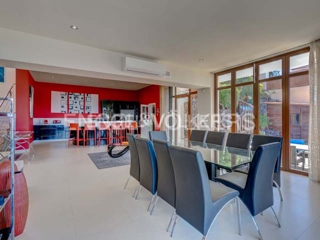 6 bedroom Villa for sale in Los Gigantes, Santiago del Teide with pool - € 3,900,000 (Ref: 7588652)