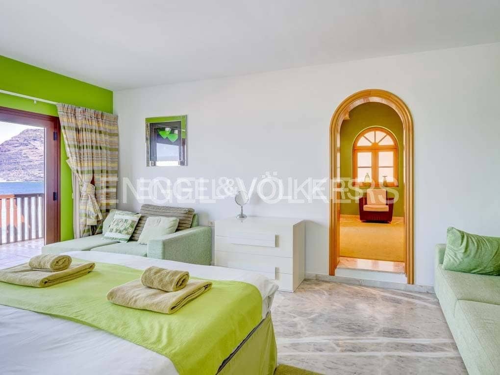 6 soveværelse Villa til salg i Los Gigantes med swimmingpool - € 3.900.000 (Ref: 7588652)