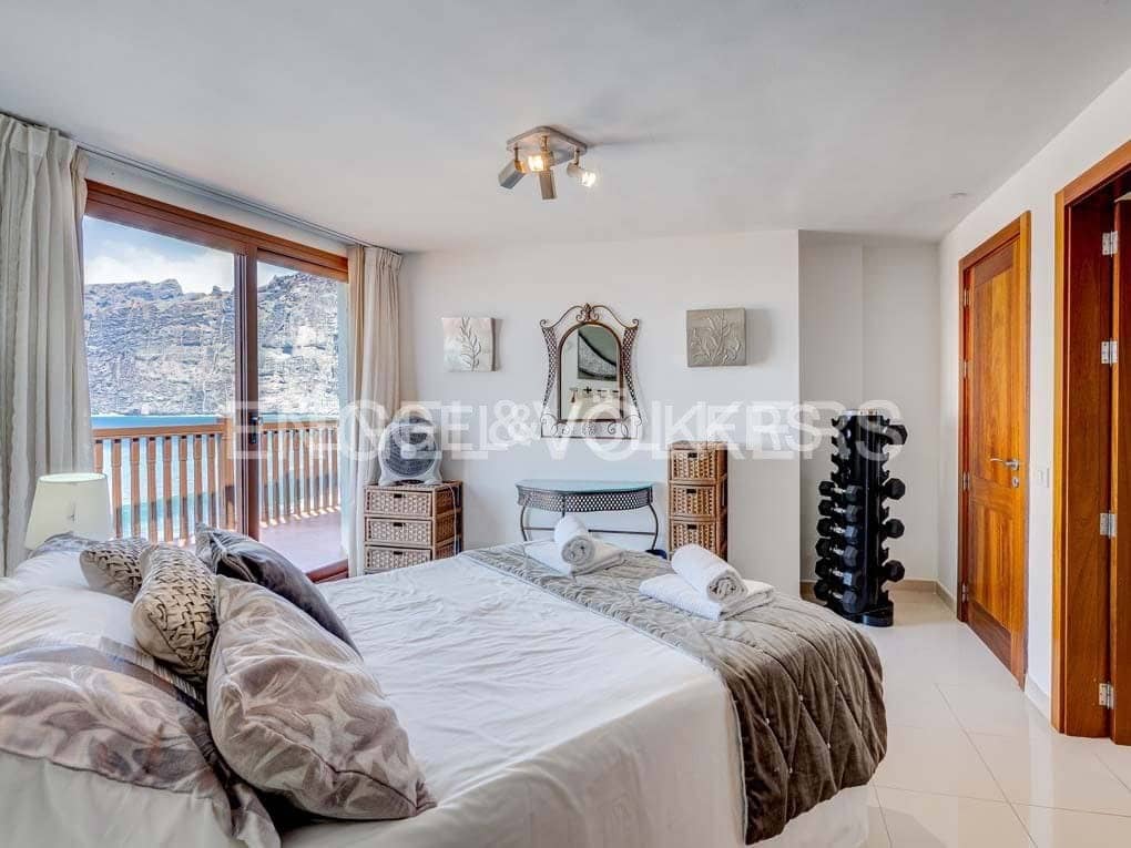 6 soveværelse Villa til salg i Los Gigantes med swimmingpool - € 3.900.000 (Ref: 7588652)