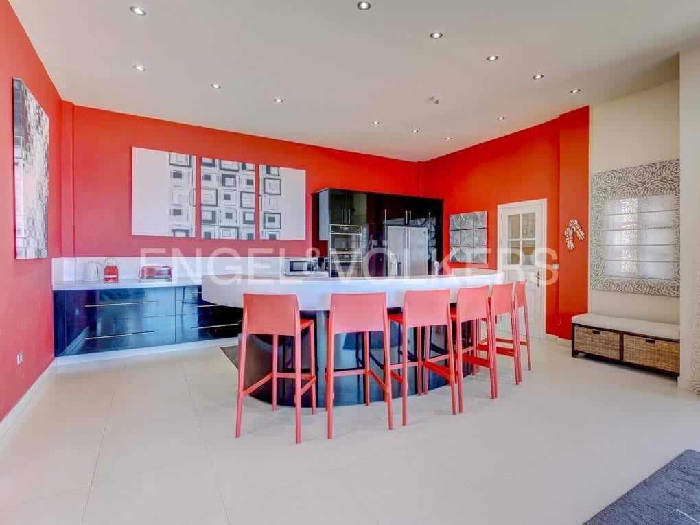 6 bedroom Villa for sale in Los Gigantes with pool - € 3,900,000 (Ref: 7588652)