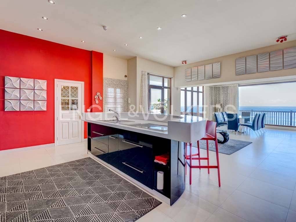 6 bedroom Villa for sale in Los Gigantes with pool - € 3,900,000 (Ref: 7588652)