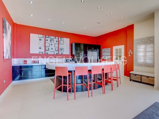 6 makuuhuone Huvila myytävänä paikassa Los Gigantes, Santiago del Teide mukana uima-altaan - 3 900 000 € (Ref: 7588652)