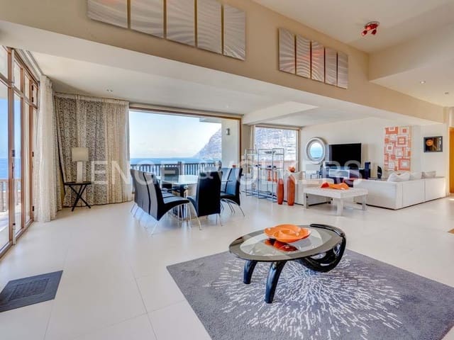 6 makuuhuone Huvila myytävänä paikassa Los Gigantes, Santiago del Teide mukana uima-altaan - 3 900 000 € (Ref: 7588652)