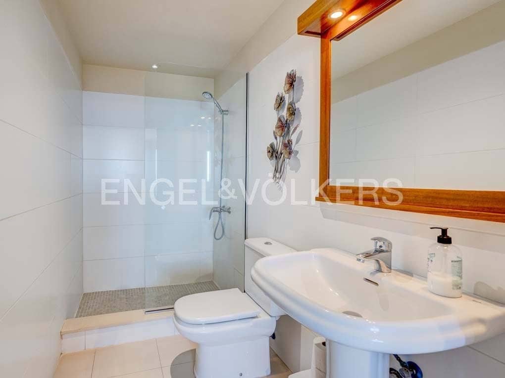 6 bedroom Villa for sale in Los Gigantes with pool - € 3,900,000 (Ref: 7588652)