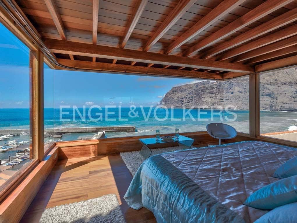 6 bedroom Villa for sale in Los Gigantes with pool - € 3,900,000 (Ref: 7588652)