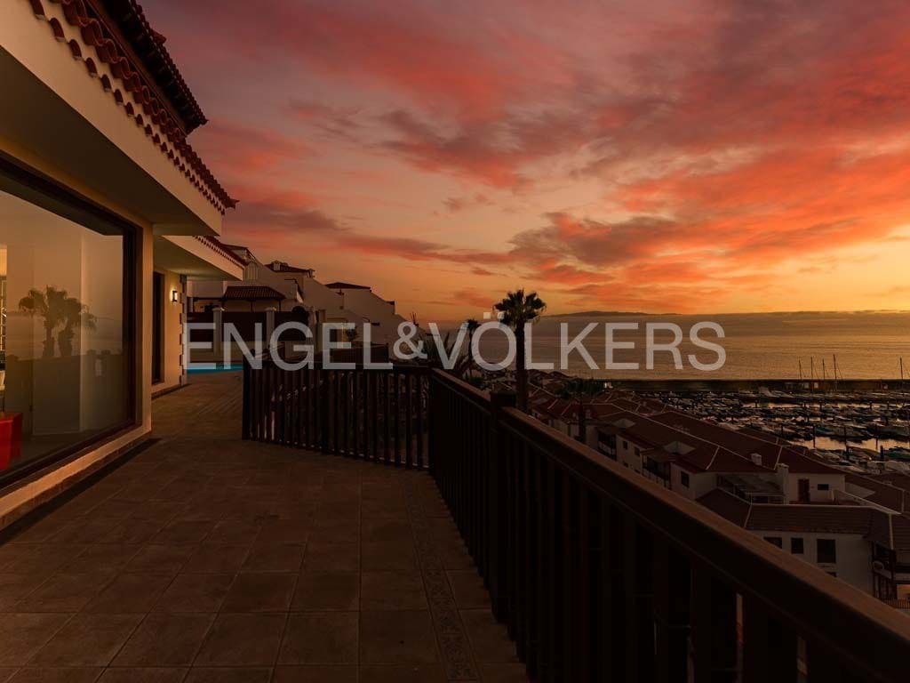 6 bedroom Villa for sale in Los Gigantes with pool - € 3,900,000 (Ref: 7588652)