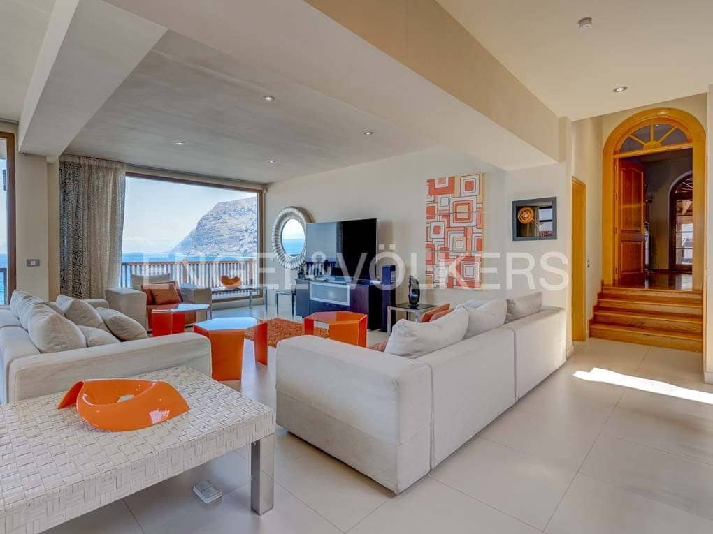 6 bedroom Villa for sale in Los Gigantes with pool - € 3,900,000 (Ref: 7588652)
