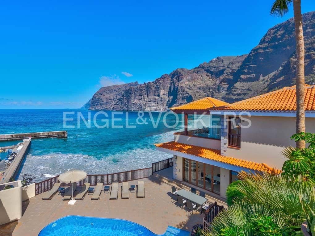 6 bedroom Villa for sale in Los Gigantes with pool - € 3,900,000 (Ref: 7588652)
