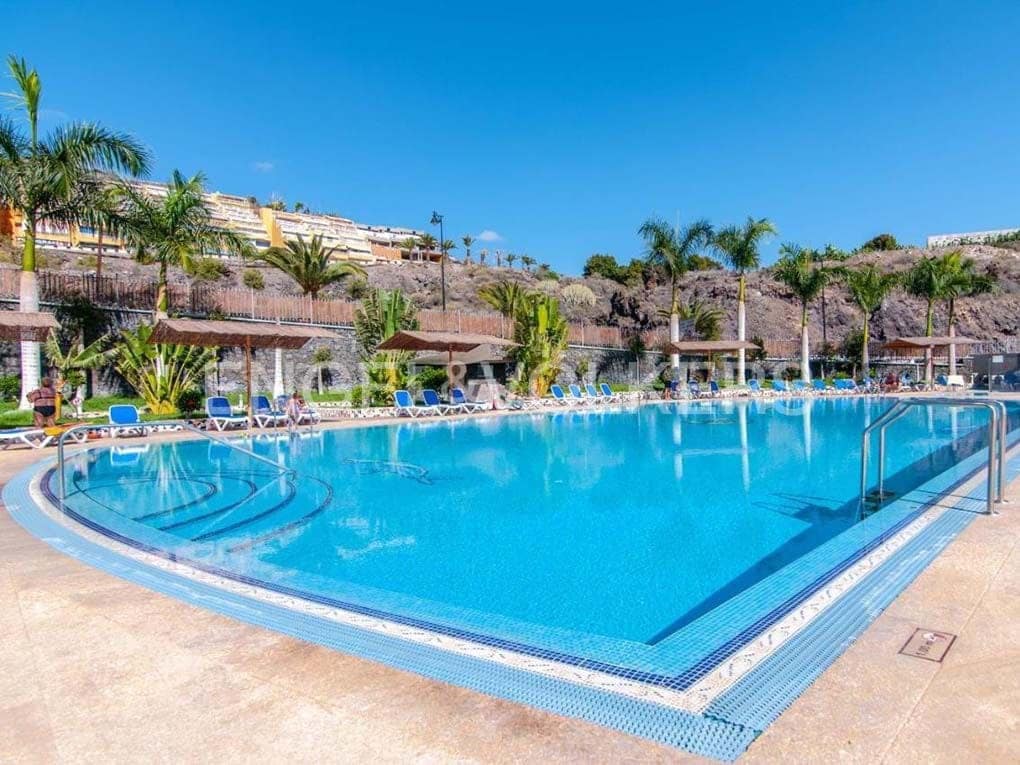 2 bedroom Apartment for sale in Los Gigantes with pool - € 550,883 (Ref: 7776804)