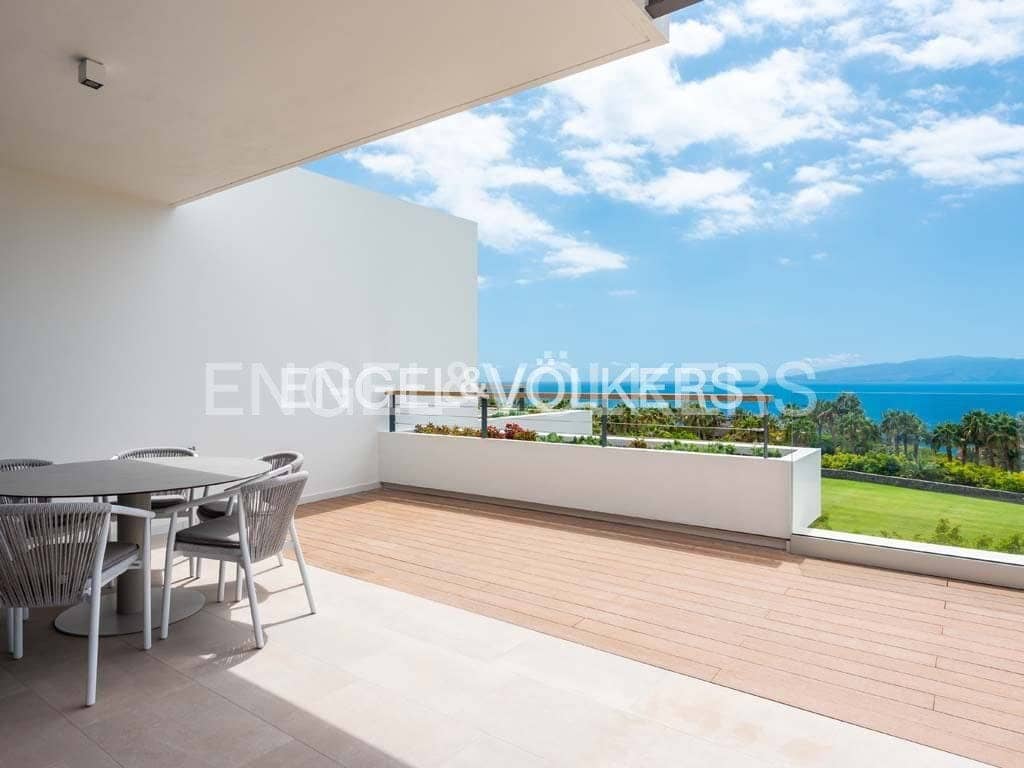 2 makuuhuone Huoneisto myytävänä paikassa Guia de Isora mukana uima-altaan - 900 000 € (Ref: 7776805)