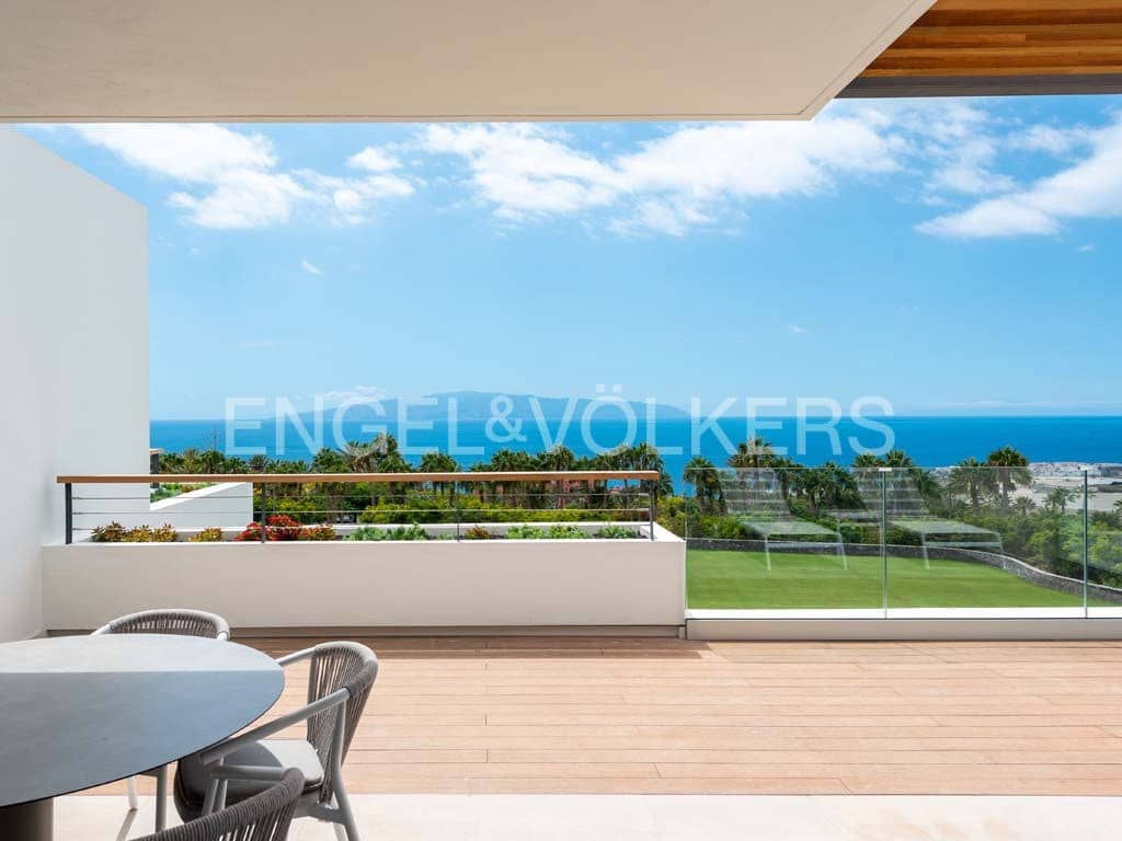 2 bedroom Apartment for sale in Guia de Isora with pool - € 900,000 (Ref: 7776805)