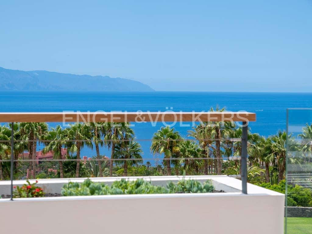 2 bedroom Apartment for sale in Guia de Isora with pool - € 900,000 (Ref: 7776805)