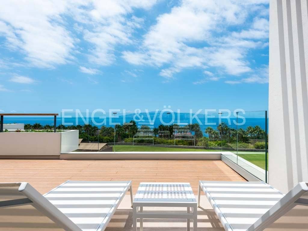 2 bedroom Apartment for sale in Guia de Isora with pool - € 900,000 (Ref: 7776805)