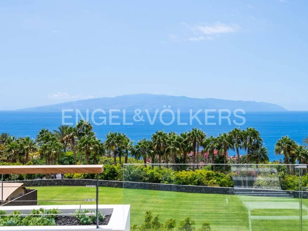 2 bedroom Apartment for sale in Guia de Isora with pool - € 900,000 (Ref: 7776805)