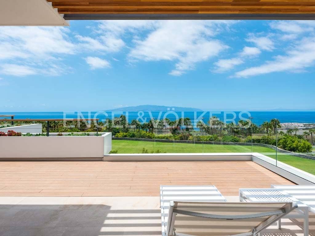 2 bedroom Apartment for sale in Guia de Isora with pool - € 900,000 (Ref: 7776805)