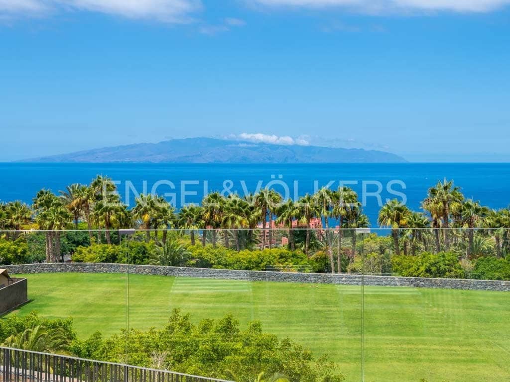 2 bedroom Apartment for sale in Guia de Isora with pool - € 900,000 (Ref: 7776805)