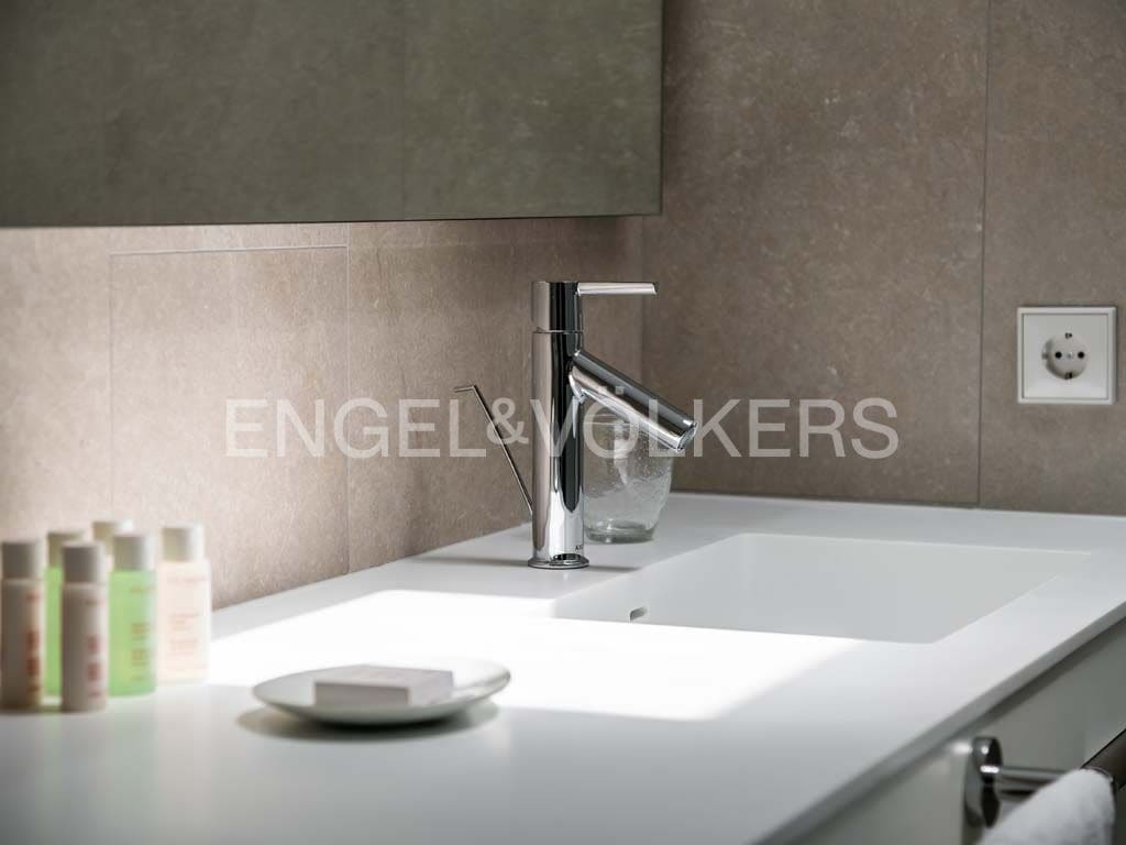 2 bedroom Apartment for sale in Guia de Isora with pool - € 900,000 (Ref: 7776805)