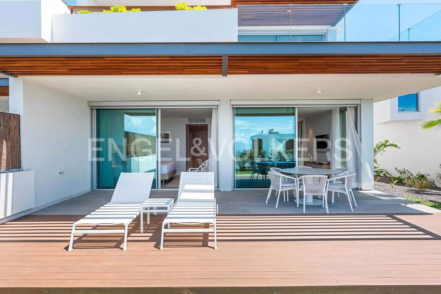Apartamento de 2 habitaciones en Guía de Isora en venta con piscina - 945.000 € (Ref: 7776805)