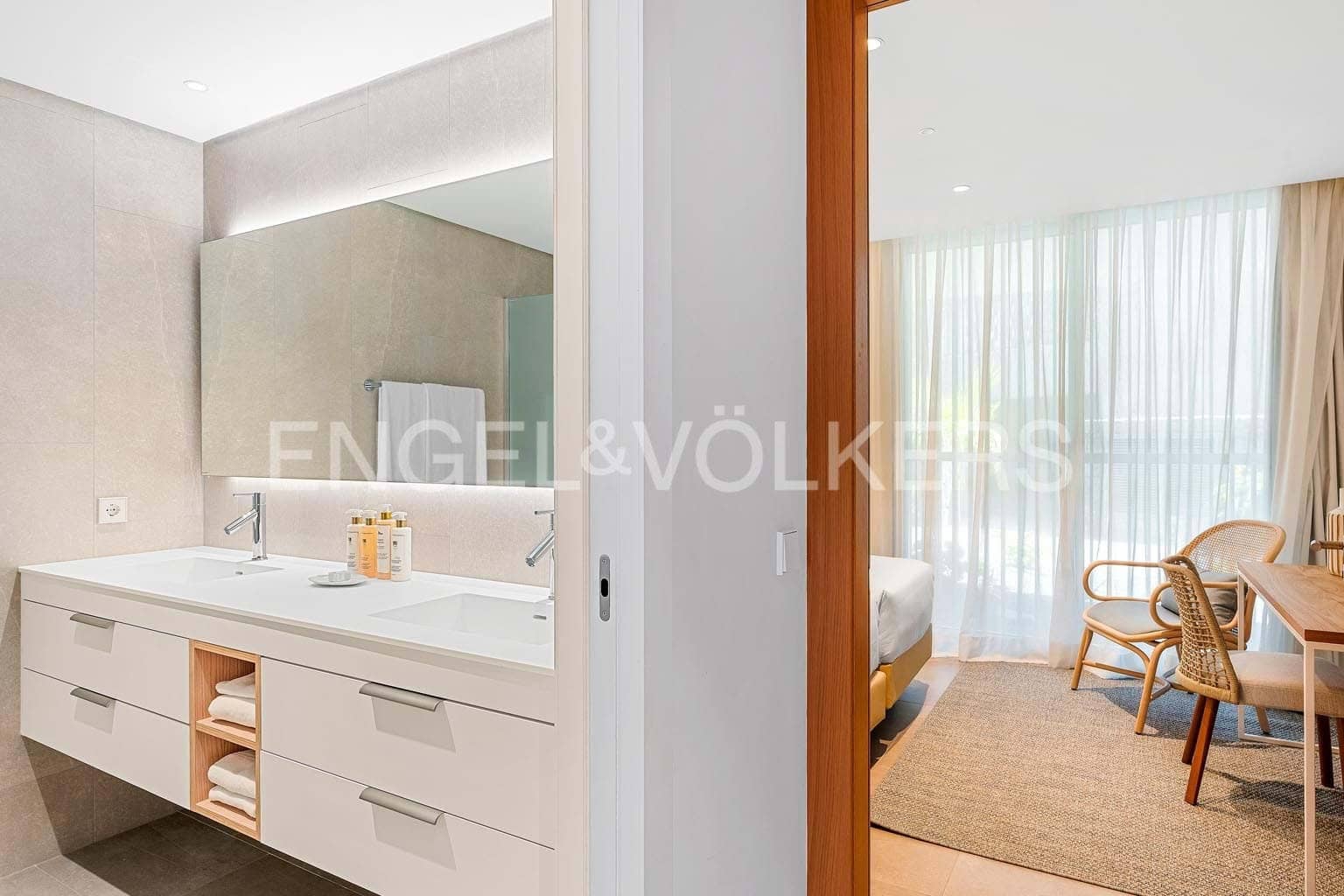 Apartamento de 2 habitaciones en Guía de Isora en venta con piscina - 945.000 € (Ref: 7776805)