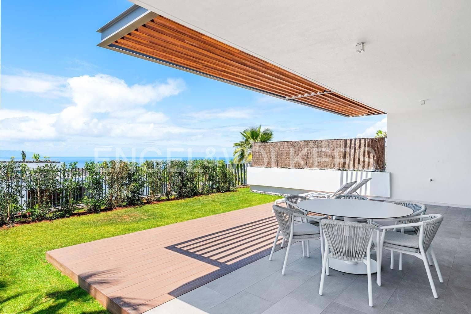 Apartamento de 2 habitaciones en Guía de Isora en venta con piscina - 945.000 € (Ref: 7776805)