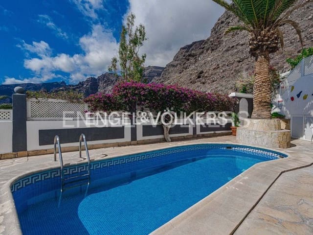3 soveværelse Villa til salg i Los Gigantes, Santiago del Teide med swimmingpool - € 545.000 (Ref: 7776812)