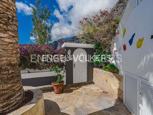3 soveværelse Villa til salg i Los Gigantes, Santiago del Teide med swimmingpool - € 545.000 (Ref: 7776812)