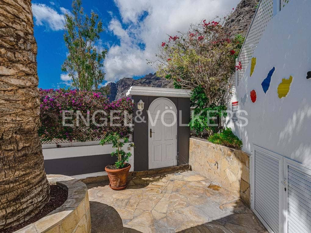 3 soveværelse Villa til salg i Los Gigantes med swimmingpool - € 545.000 (Ref: 7776812)