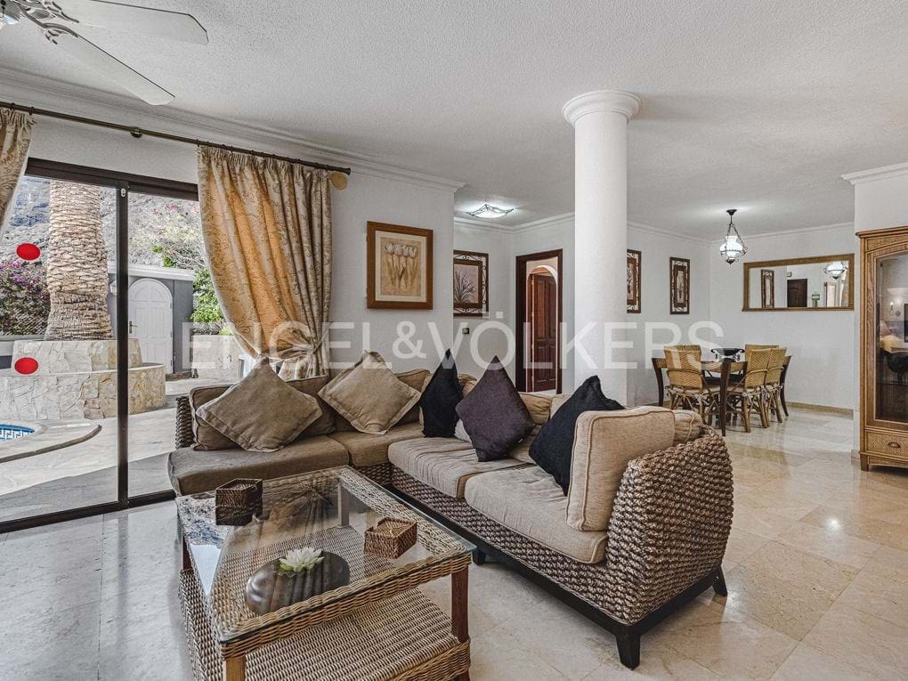 3 soveværelse Villa til salg i Los Gigantes med swimmingpool - € 545.000 (Ref: 7776812)