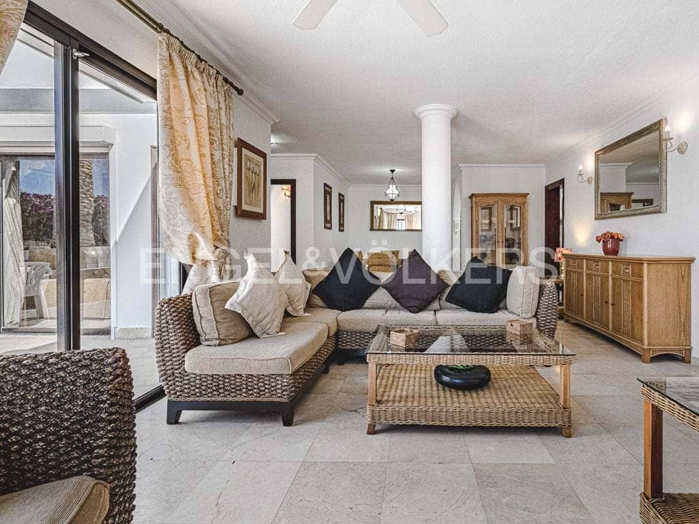 3 soveværelse Villa til salg i Los Gigantes med swimmingpool - € 545.000 (Ref: 7776812)