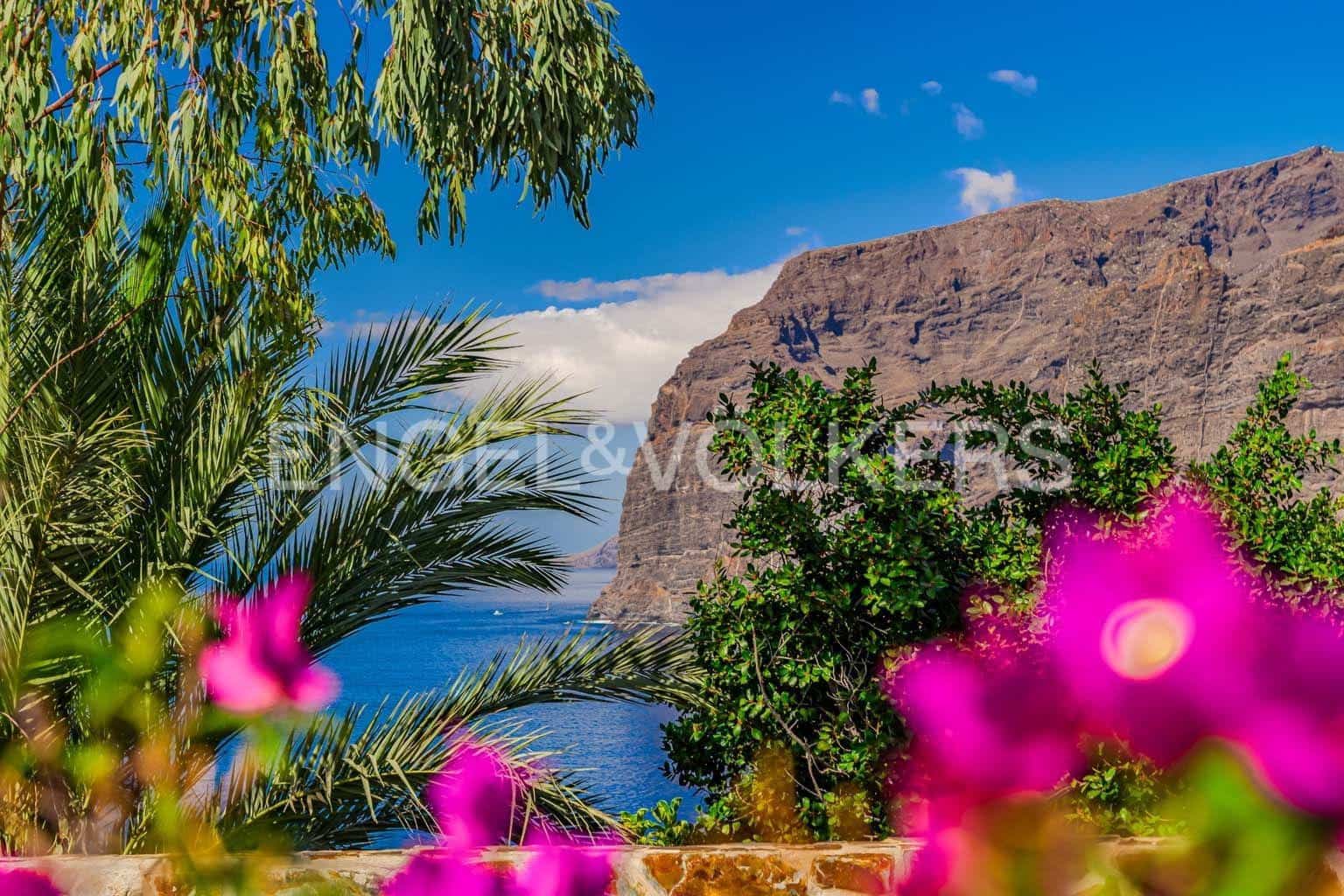 3 soveværelse Villa til salg i Los Gigantes med swimmingpool - € 545.000 (Ref: 7776812)