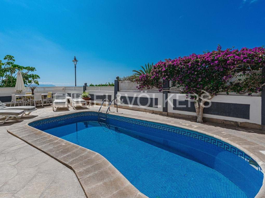 3 soveværelse Villa til salg i Los Gigantes med swimmingpool - € 545.000 (Ref: 7776812)