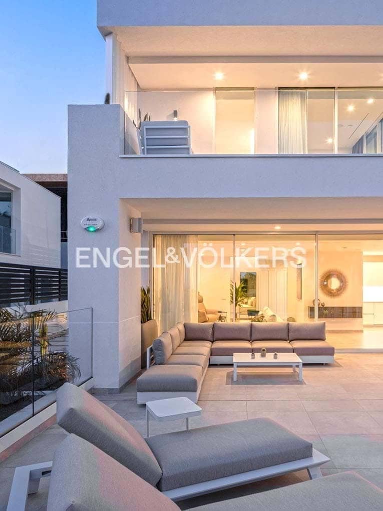 3 soveværelse Villa til salg i Adeje med swimmingpool garage - € 1.912.900 (Ref: 7776818)