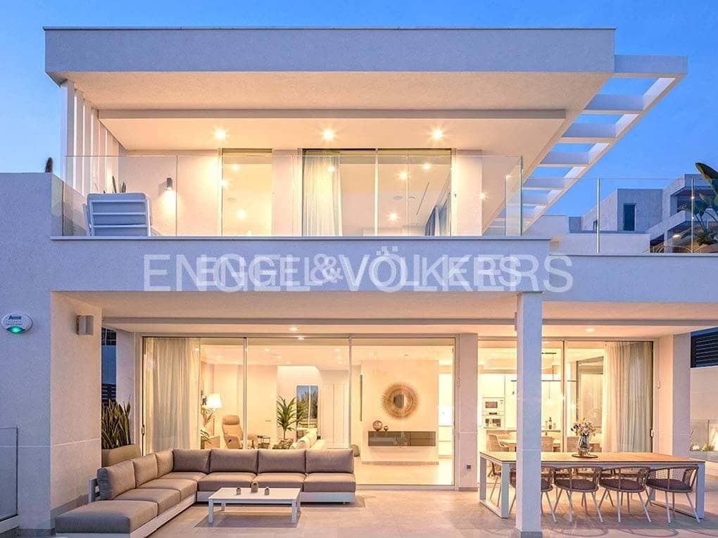 3 soveværelse Villa til salg i Adeje med swimmingpool garage - € 1.912.900 (Ref: 7776818)