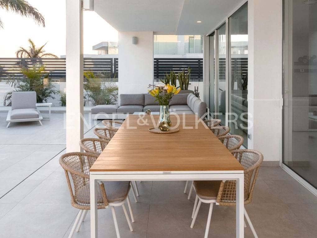 3 bedroom Villa for sale in Adeje with pool garage - € 1,912,900 (Ref: 7776818)