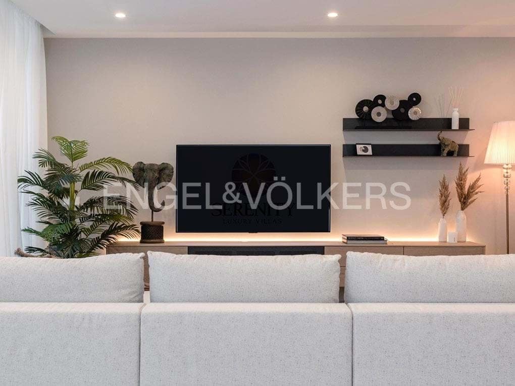 3 bedroom Villa for sale in Adeje with pool garage - € 1,912,900 (Ref: 7776818)