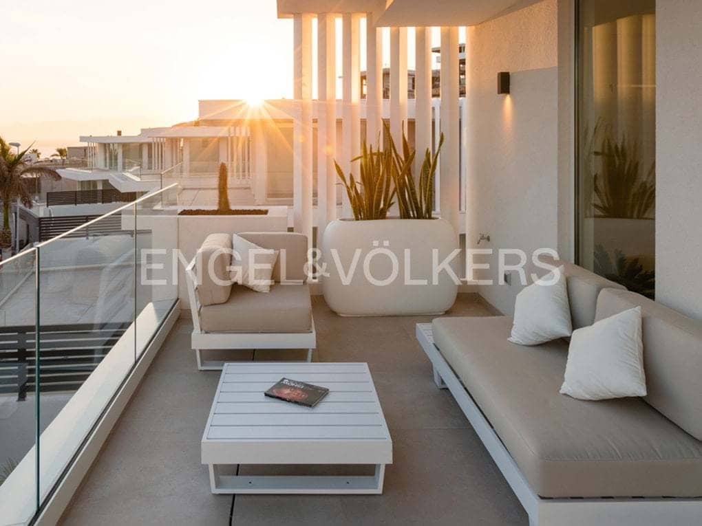 3 bedroom Villa for sale in Adeje with pool garage - € 1,912,900 (Ref: 7776818)