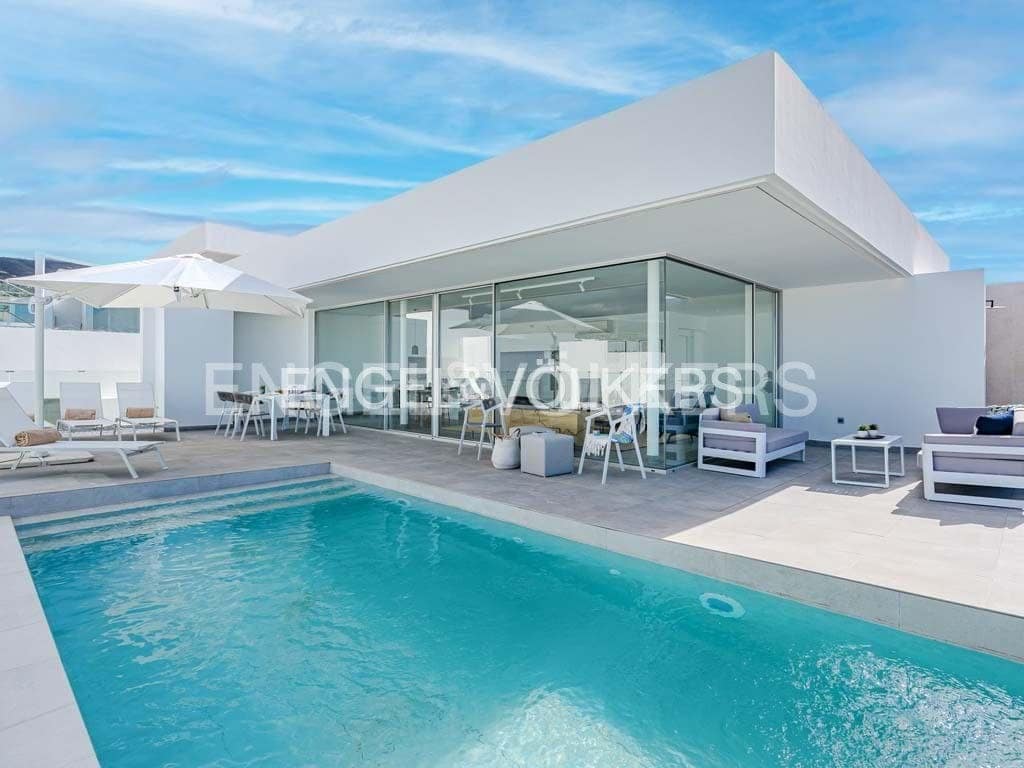 3 soveværelse Villa til salg i Marazul med swimmingpool - € 1.749.000 (Ref: 7776826)